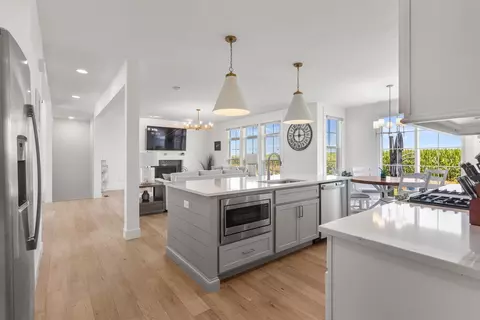 Kitchen - 906 Declaration Dr, Savoy, IL 61874 photo 6 of 7
