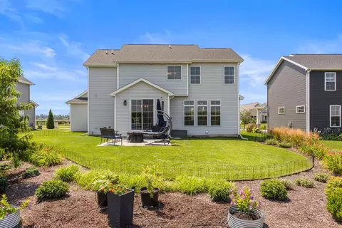 Exterior - 906 Declaration Dr, Savoy, IL 61874 photo 2 of 6