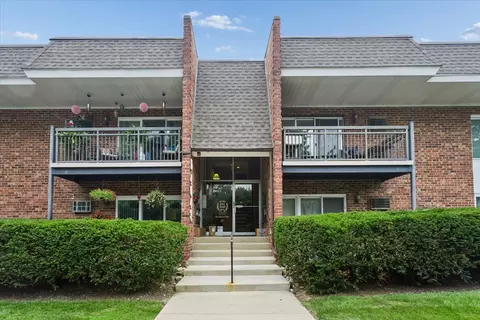 4043 Saratoga Ave #222, Downers Grove, IL 60515