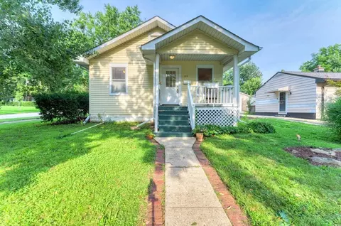 139 N Washington St, Westmont, IL 60559