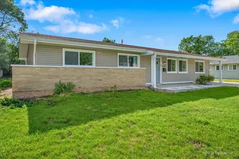 1420 Cooper Rd, Hoffman Estates, IL 60169 photo 3