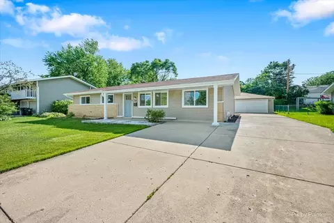 1420 Cooper Rd, Hoffman Estates, IL 60169 photo 4