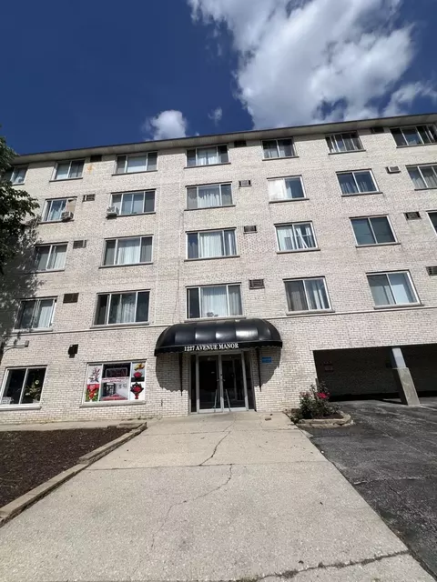 1227 S Harlem Ave #210, Berwyn, IL 60402