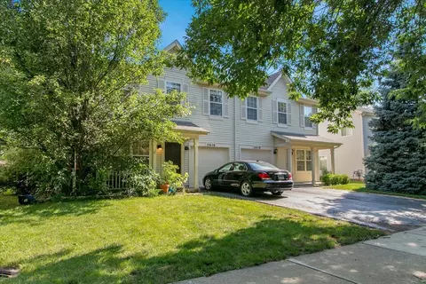 2616 Idaho Rd, Naperville, IL 60564