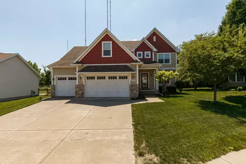 3877 Sparrow Ct, Bettendorf, IA 52722