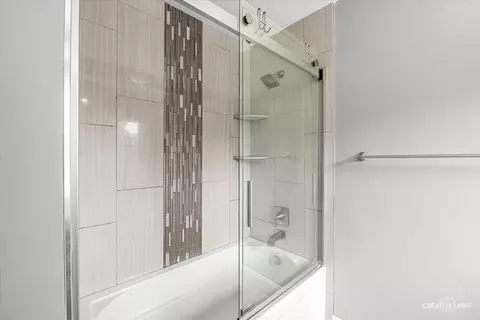 Bath - 2476 Barkdoll Rd, Naperville, IL 60565 photo 6 of 7