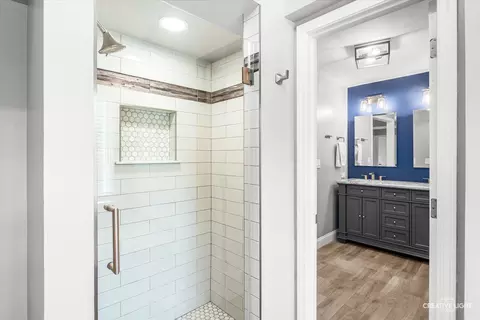 Bath - 2476 Barkdoll Rd, Naperville, IL 60565 photo 4 of 7