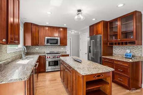 Kitchen - 2476 Barkdoll Rd, Naperville, IL 60565 photo 2 of 2