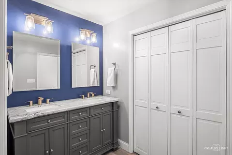 Bath - 2476 Barkdoll Rd, Naperville, IL 60565 photo 2 of 7