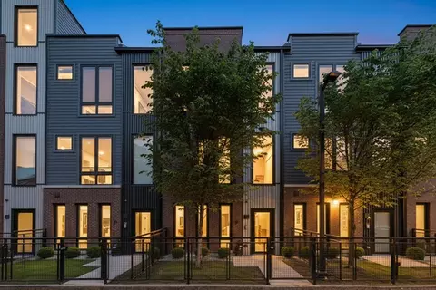 4250 W Belmont Ave #2, Chicago, IL 60641