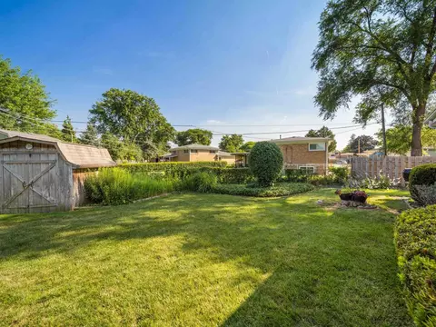 Exterior - 2531 William Ave, Glenview, IL 60025 photo 4 of 4