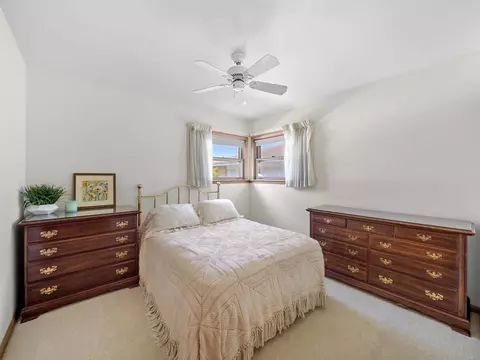 Bedroom - 2531 William Ave, Glenview, IL 60025 photo 2 of 3