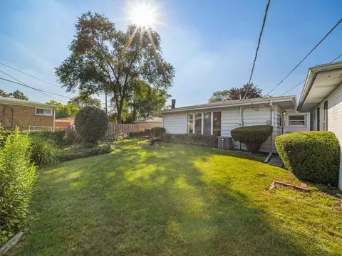 Exterior - 2531 William Ave, Glenview, IL 60025 photo 3 of 4