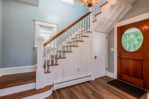 Entry Way - 309 E Van Buren St, Ohio, IL 61349 photo 3 of 4
