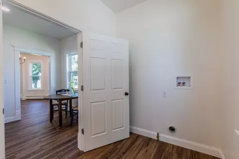 Entry Way - 309 E Van Buren St, Ohio, IL 61349 photo 2 of 4