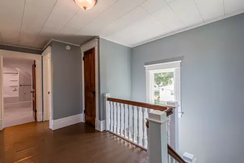 Entry Way - 309 E Van Buren St, Ohio, IL 61349 photo 4 of 4
