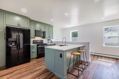 Kitchen - 309 E Van Buren St, Ohio, IL 61349 photo 2 of 4