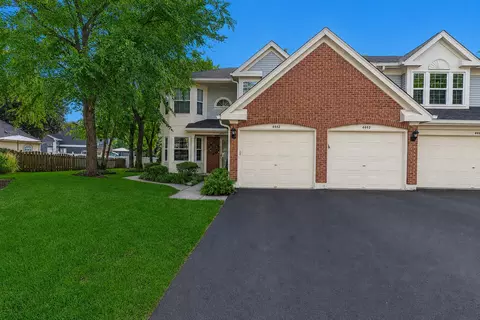 4440 Castlebar Ln, Hanover Park, IL 60133