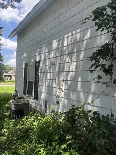 Undisclosed, Moline, IL 61265 photo 3