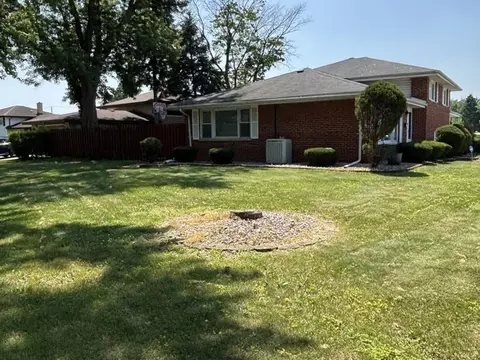 913 E 169th St, South Holland, IL 60473