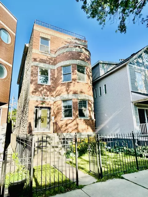 3033 N Racine Ave #3, Chicago, IL 60657