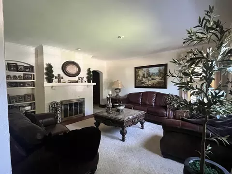 Living - 2404 28th St, Moline, IL 61265 photo 1 of 2