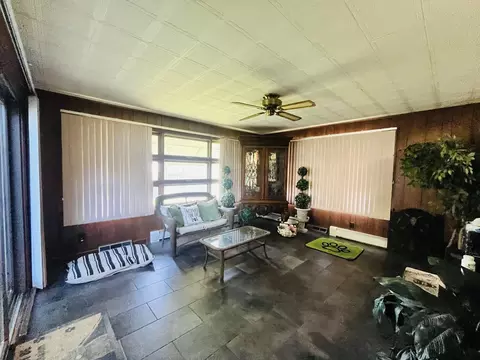 Exterior - 2404 28th St, Moline, IL 61265 photo 6 of 7
