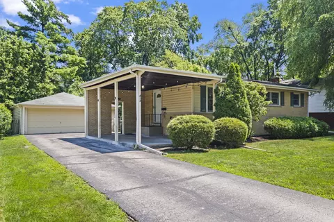 413 N Drury Ln, Arlington Heights, IL 60004
