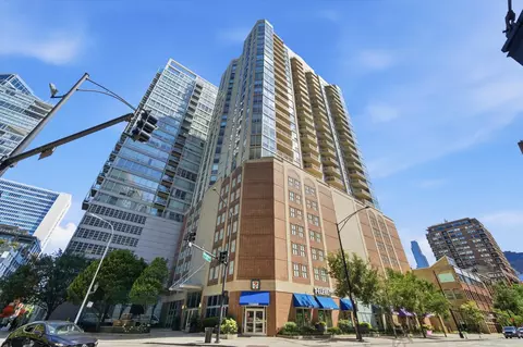 645 N Kingsbury St #2407, Chicago, IL 60654
