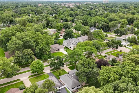 View/Area - 1021 E Hawthorne Blvd, Wheaton, IL 60187 photo 8 of 9