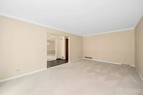 Living - 1021 E Hawthorne Blvd, Wheaton, IL 60187 photo 2 of 5