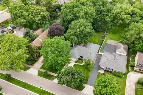 View/Area - 1021 E Hawthorne Blvd, Wheaton, IL 60187 photo 2 of 9