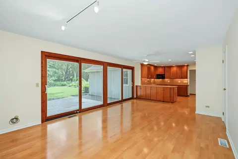 Living - 1021 E Hawthorne Blvd, Wheaton, IL 60187 photo 5 of 5