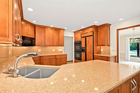 Kitchen - 1021 E Hawthorne Blvd, Wheaton, IL 60187 photo 4 of 4