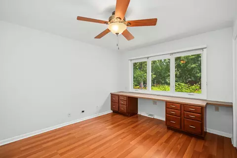 Bedroom - 1021 E Hawthorne Blvd, Wheaton, IL 60187 photo 4 of 6