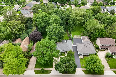 View/Area - 1021 E Hawthorne Blvd, Wheaton, IL 60187 photo 3 of 9