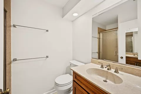 Bath - 1021 E Hawthorne Blvd, Wheaton, IL 60187 photo 1 of 3