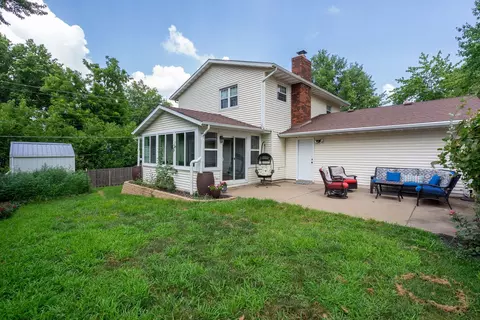 Exterior - 406 S 8th St, Eldridge, IA 52748 photo 7 of 9
