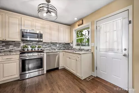 Kitchen - 763 Westgate Dr, Aurora, IL 60506 photo 1 of 2