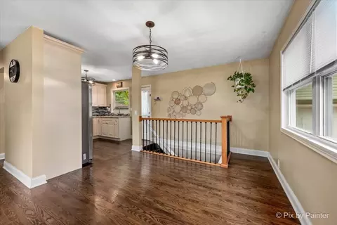 Entry Way - 763 Westgate Dr, Aurora, IL 60506 photo 1 of 3