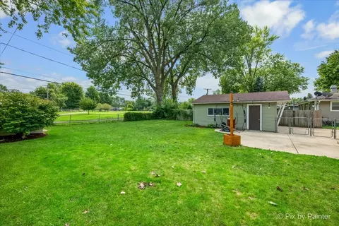 Exterior - 763 Westgate Dr, Aurora, IL 60506 photo 3 of 4