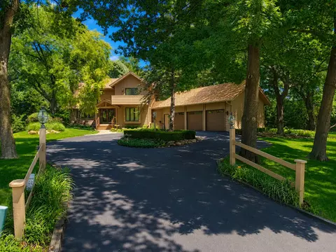 25546 Cayuga Trl, Lake Barrington, IL 60010