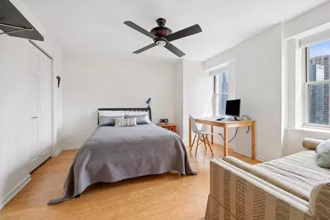 Bedroom - 40 E 9th St #1616, Chicago, IL 60605 photo 2 of 3