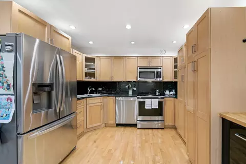 Kitchen - 40 E 9th St #1616, Chicago, IL 60605 photo 1 of 3
