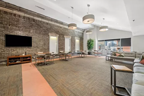 Living - 40 E 9th St #1616, Chicago, IL 60605 photo 4 of 5