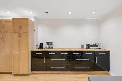 Kitchen - 40 E 9th St #1616, Chicago, IL 60605 photo 2 of 3