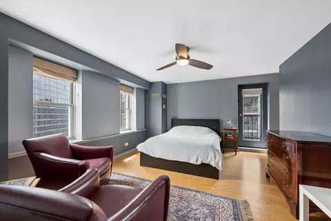 Bedroom - 40 E 9th St #1616, Chicago, IL 60605 photo 1 of 3