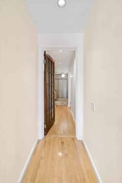 Entry Way - 40 E 9th St #1616, Chicago, IL 60605 photo 2 of 2