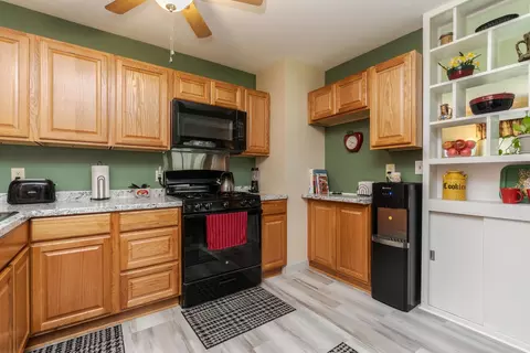 Kitchen - 2 Norwood Dr, Normal, IL 61761 photo 2 of 5