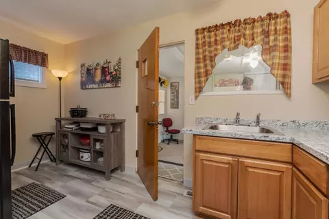 Kitchen - 2 Norwood Dr, Normal, IL 61761 photo 4 of 5